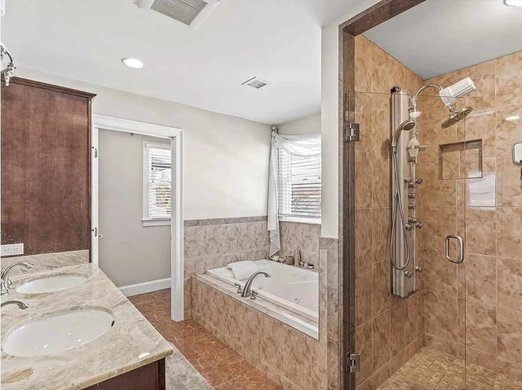 6 bed, 4.5 bath apartment for rent at 58 Spiers Rd Unit SF, Oak Hill — photo 10 of 21