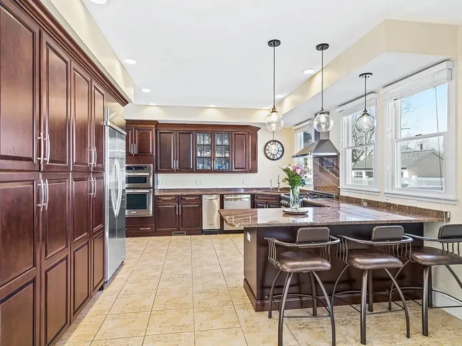 6 bed, 4.5 bath apartment for rent at 58 Spiers Rd Unit SF, Oak Hill — photo 2 of 21