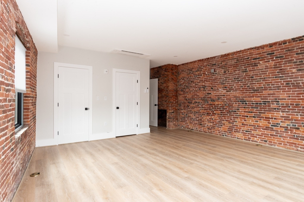 1 bed, 1 bath apartment for rent at 58 State Unit B, Newburyport — photo 10 of 16