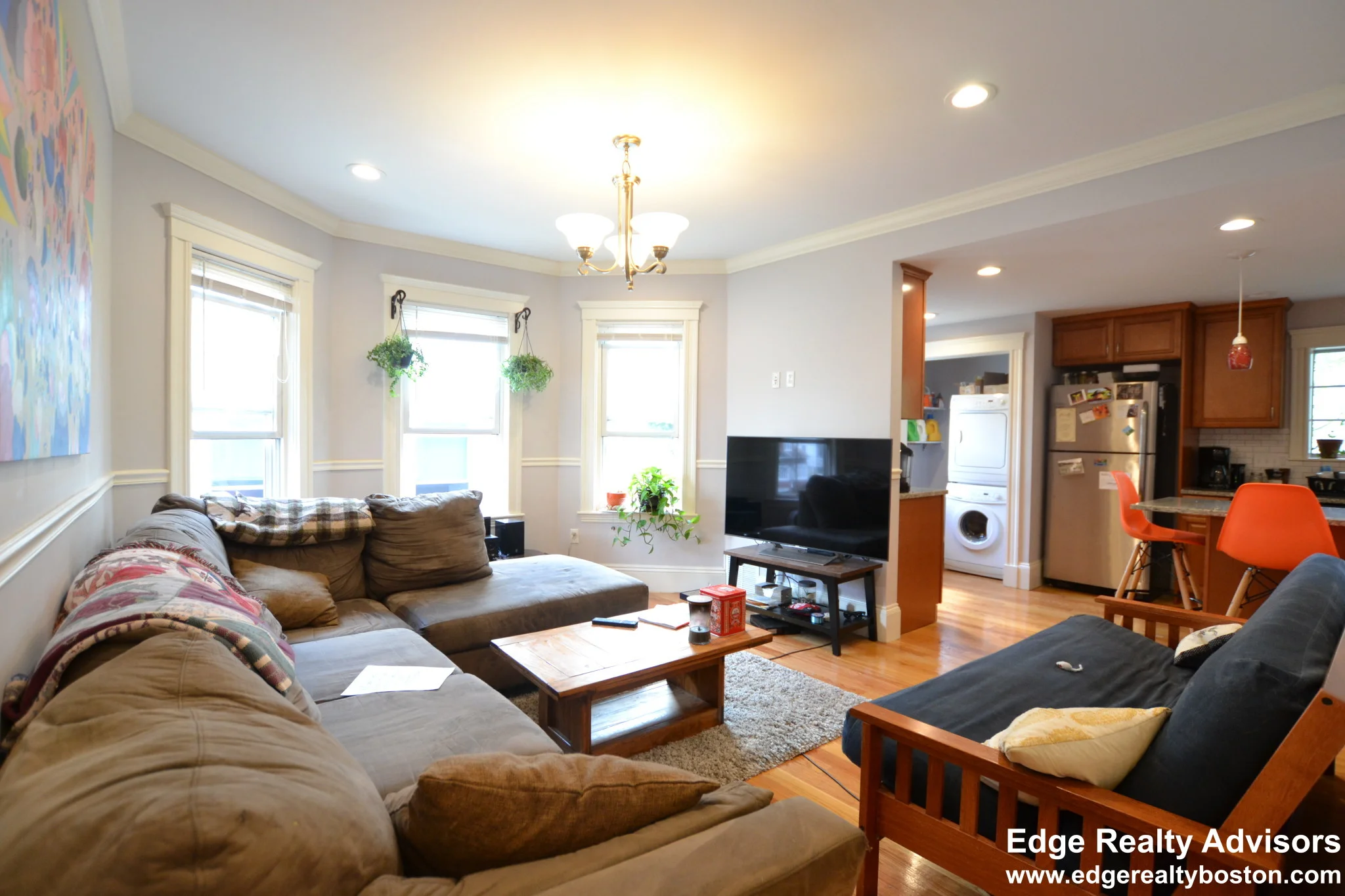 3 bed, 1 bath apartment for rent at 58 Tremont St Unit 3, Oak Square — photo 3 of 13