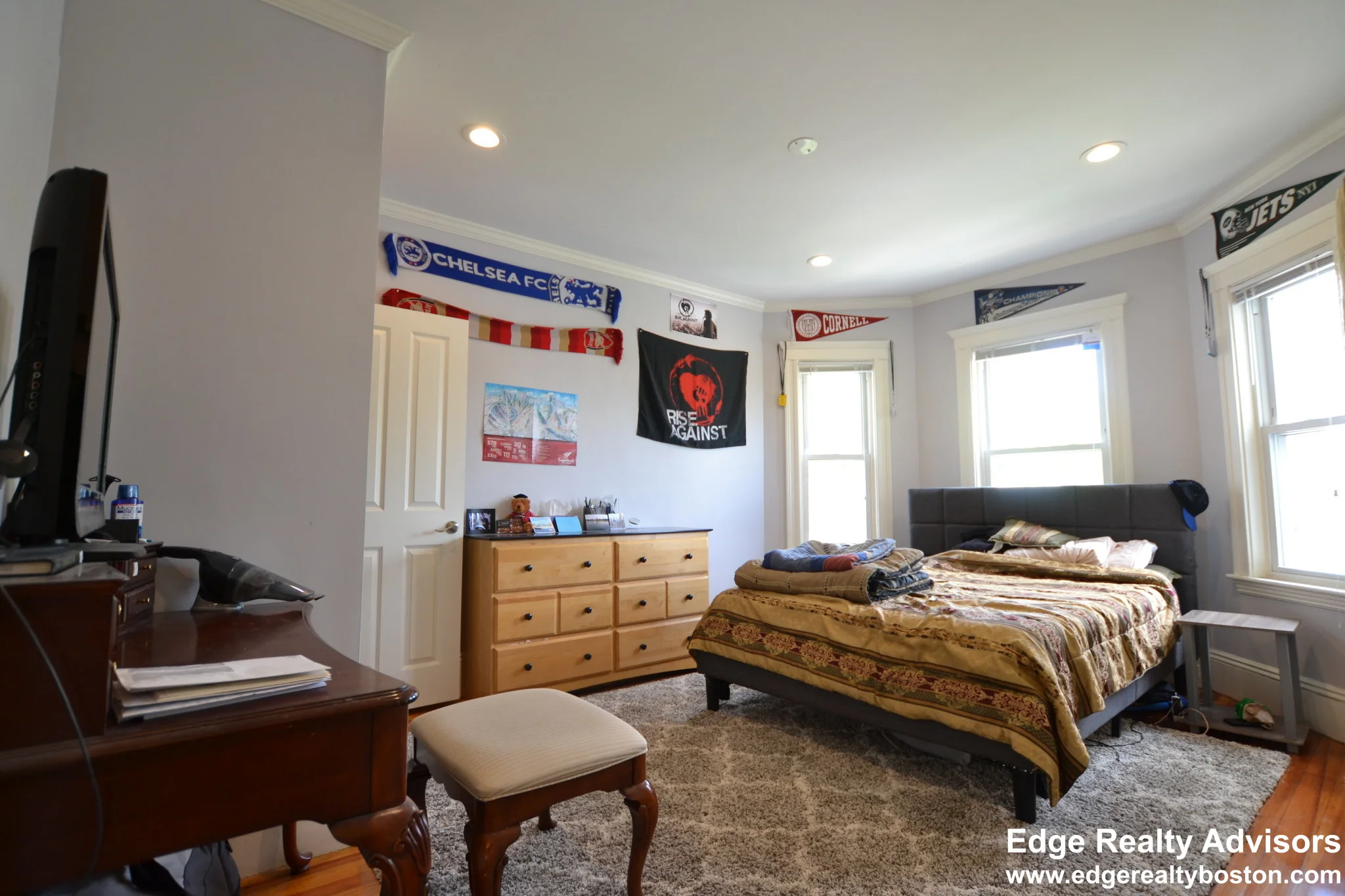 3 bed, 1 bath apartment for rent at 58 Tremont St Unit 3, Oak Square — photo 9 of 13