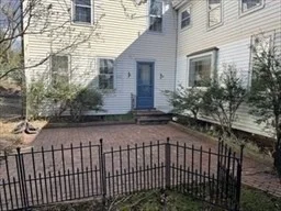 4 bed, 1 bath apartment for rent at 58 W Central St Unit 1, Natick — photo 9 of 10