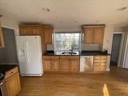 4 bed, 1 bath apartment for rent at 58 W Central St Unit 1, Natick — photo 5 of 10