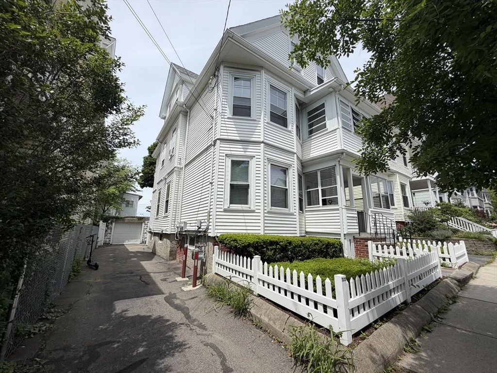 2 bed, 1 bath apartment for rent at 58 Willow Ave Unit 58, Porter Square — photo 10 of 11
