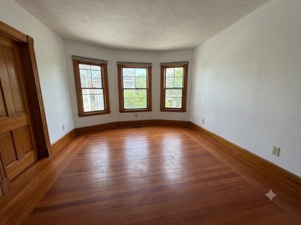 5 bed, 2 bath apartment for rent at 58 Willow Ave Unit 58A, Porter Square — photo 10 of 22