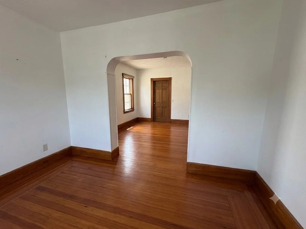 5 bed, 2 bath apartment for rent at 58 Willow Ave Unit 58A, Porter Square — photo 3 of 22