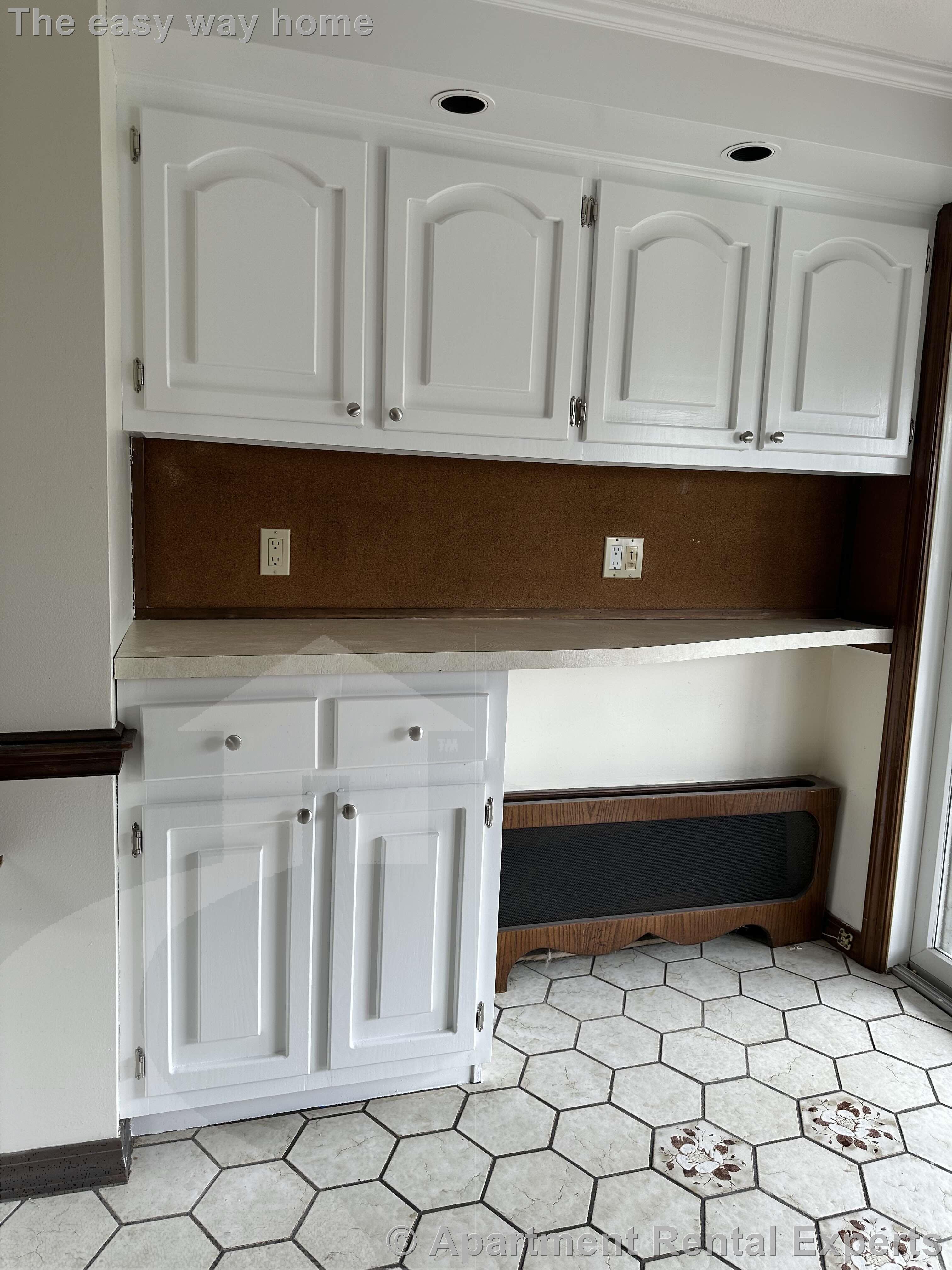 4 bed, 2 bath apartment for rent at 58 Windsor Rd Unit 2, Tufts — photo 3 of 16