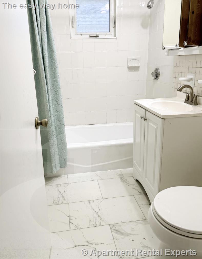 4 bed, 2 bath apartment for rent at 58 Windsor Rd Unit 2, Tufts — photo 5 of 16