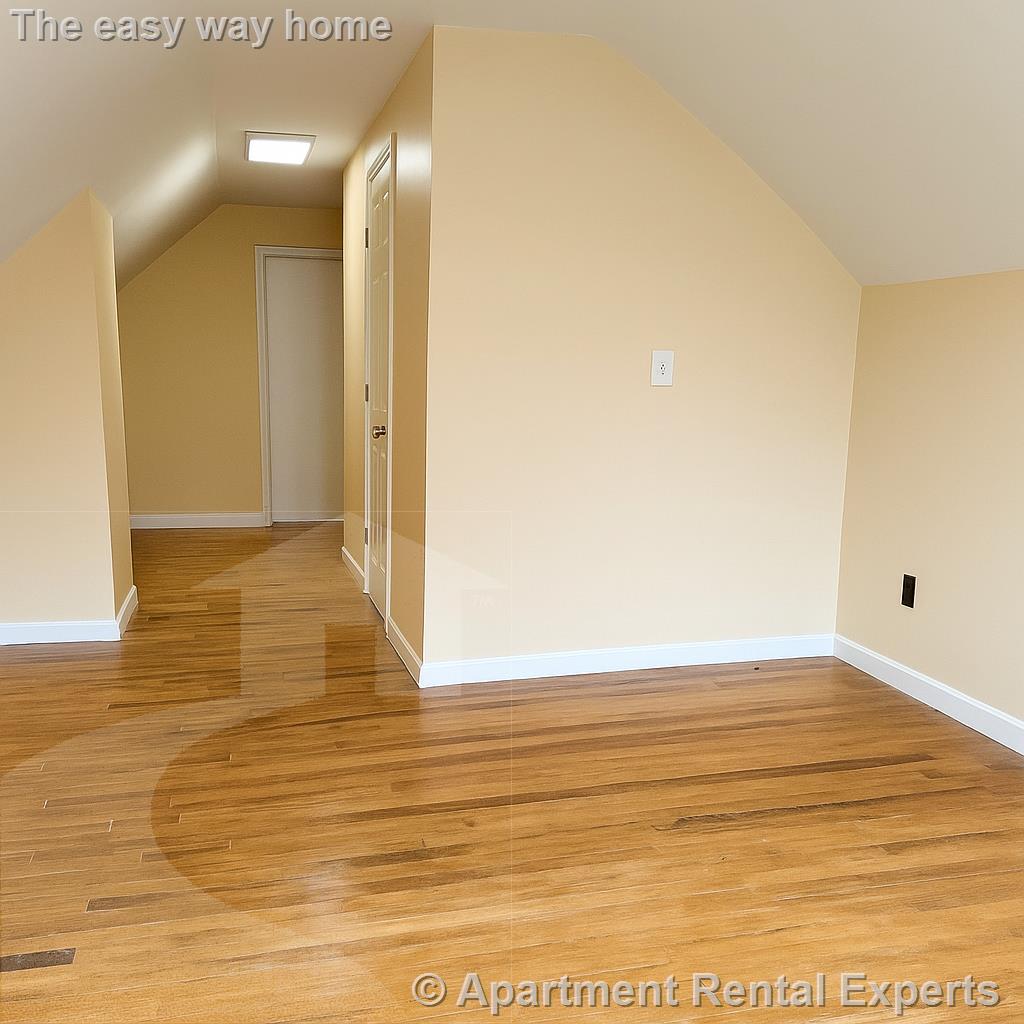 4 bed, 2 bath apartment for rent at 58 Windsor Rd Unit 2, Tufts — photo 4 of 16