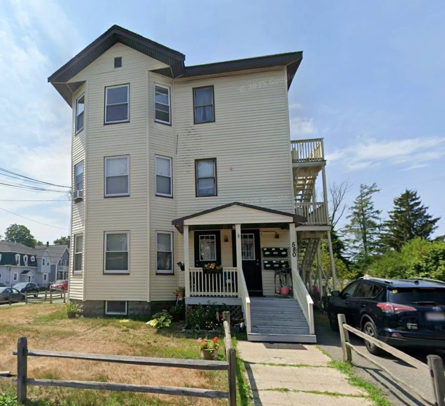 2 bed, 1 bath apartment for rent at 580 Bay St Unit 4, Taunton — photo 1 of 23