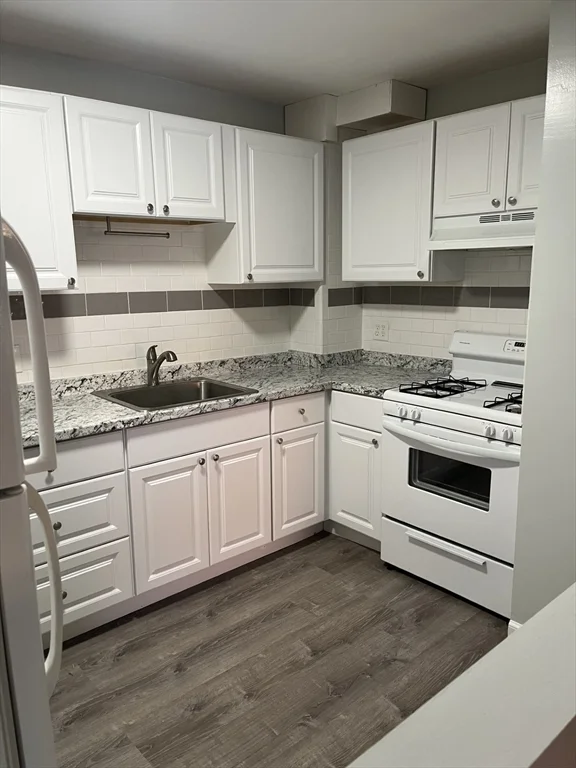 2 bed, 1 bath apartment for rent at 580 Bridge St Unit 5, Weymouth — photo 3 of 9