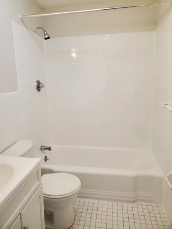 1 bed, 1 bath apartment for rent at 580 Cummins Highway Unit 4, Mattapan — photo 5 of 8