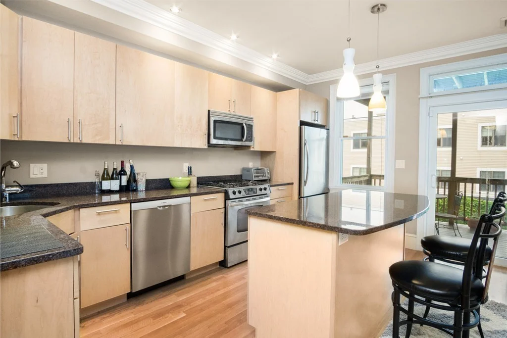 2 bed, 2 bath apartment for rent at 580 East 3rd St Unit 2, South Boston — photo 2 of 23