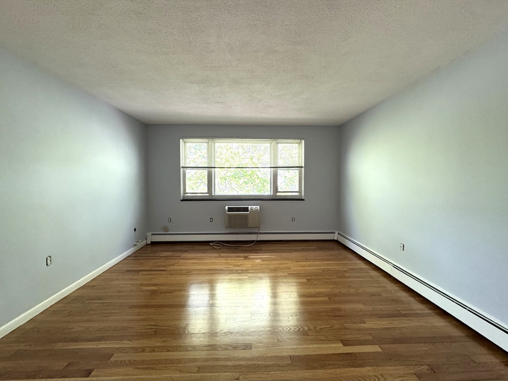 1 bed, 1 bath apartment for rent at 580 Salem St Unit 8, Wakefield — photo 3 of 8