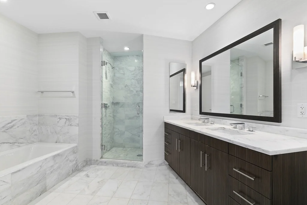 3 bed, 2 bath apartment for rent at 580 Washington St Unit 1002, Boston Downtown — photo 17 of 30