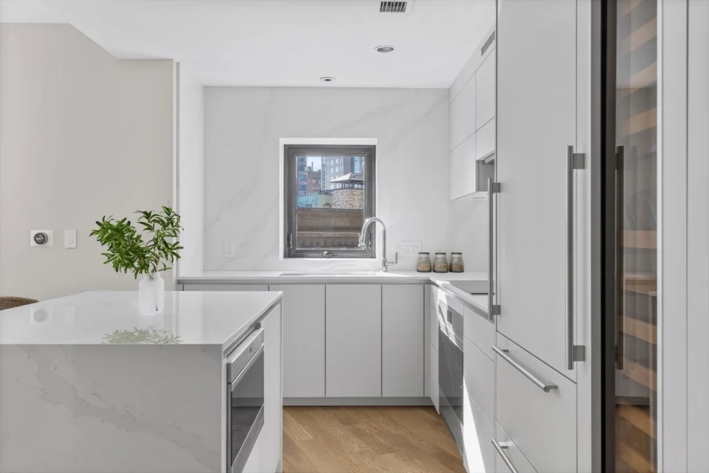 3 bed, 2 bath apartment for rent at 580 Washington St Unit 1002, Boston Downtown — photo 5 of 30