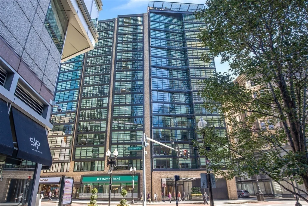 3 bed, 2 bath apartment for rent at 580 Washington St Unit 1002, Boston Downtown — photo 29 of 30