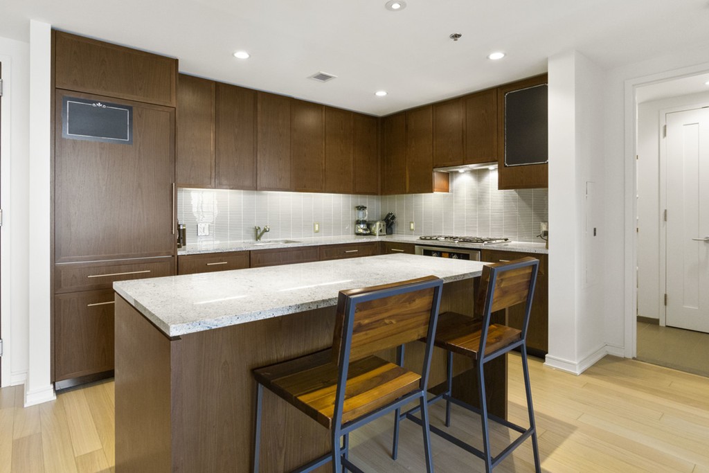 2 bed, 2 bath apartment for rent at 580 Washington St Unit 1107, Midtown — photo 4 of 26