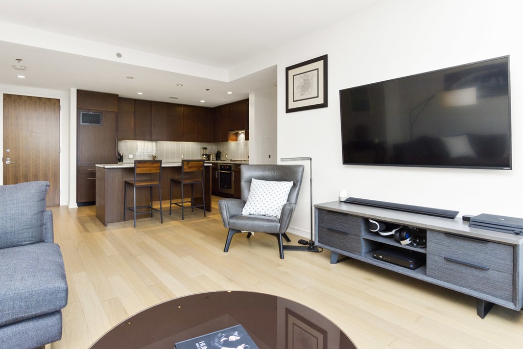 2 bed, 2 bath apartment for rent at 580 Washington St Unit 1107, Midtown — photo 3 of 26