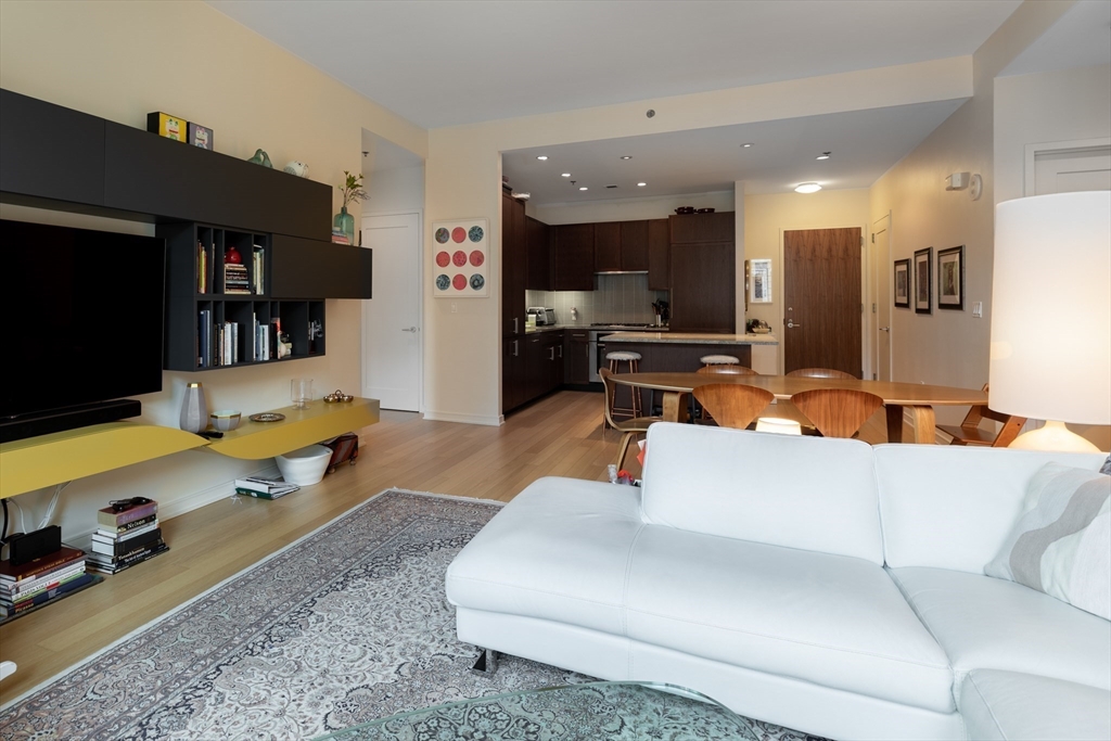 3 bed, 2 bath apartment for rent at 580 Washington St Unit 801, Midtown — photo 4 of 36