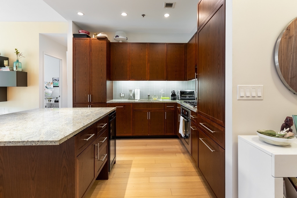3 bed, 2 bath apartment for rent at 580 Washington St Unit 801, Midtown — photo 7 of 36