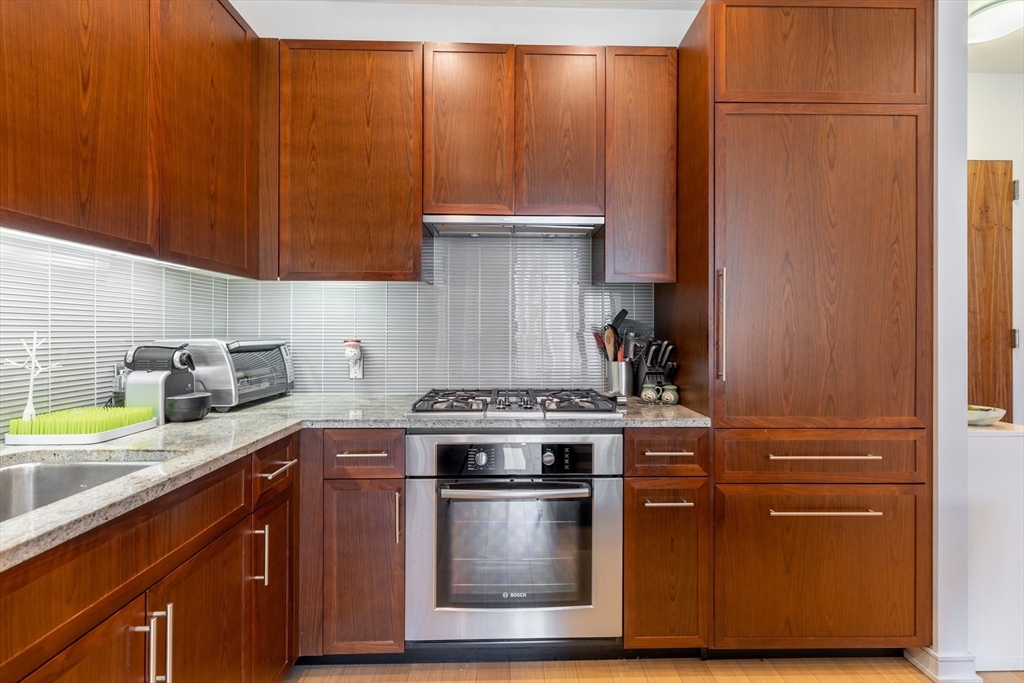 3 bed, 2 bath apartment for rent at 580 Washington St Unit 801, Midtown — photo 9 of 36