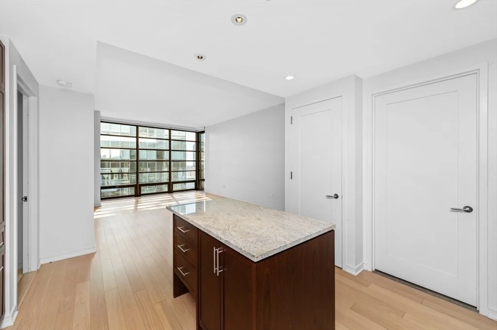 1 bed, 1 bath apartment for rent at 580 Washington St Unit 811, Theatre District — photo 6 of 22
