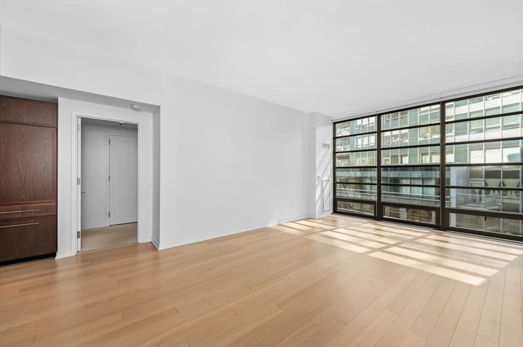 1 bed, 1 bath apartment for rent at 580 Washington St Unit 811, Theatre District — photo 2 of 22
