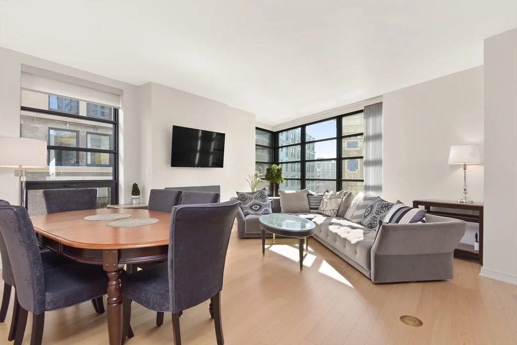 3 bed, 2 bath apartment for rent at 580 Washington Unit 902, Boston Downtown — photo 2 of 13