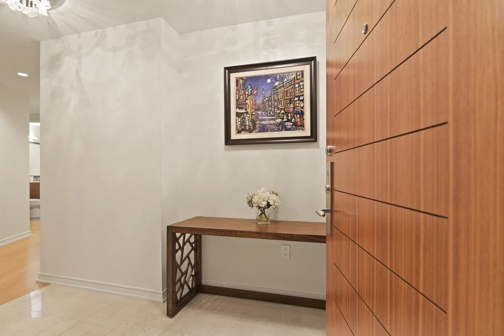 3 bed, 2 bath apartment for rent at 580 Washington Unit 902, Boston Downtown — photo 6 of 13