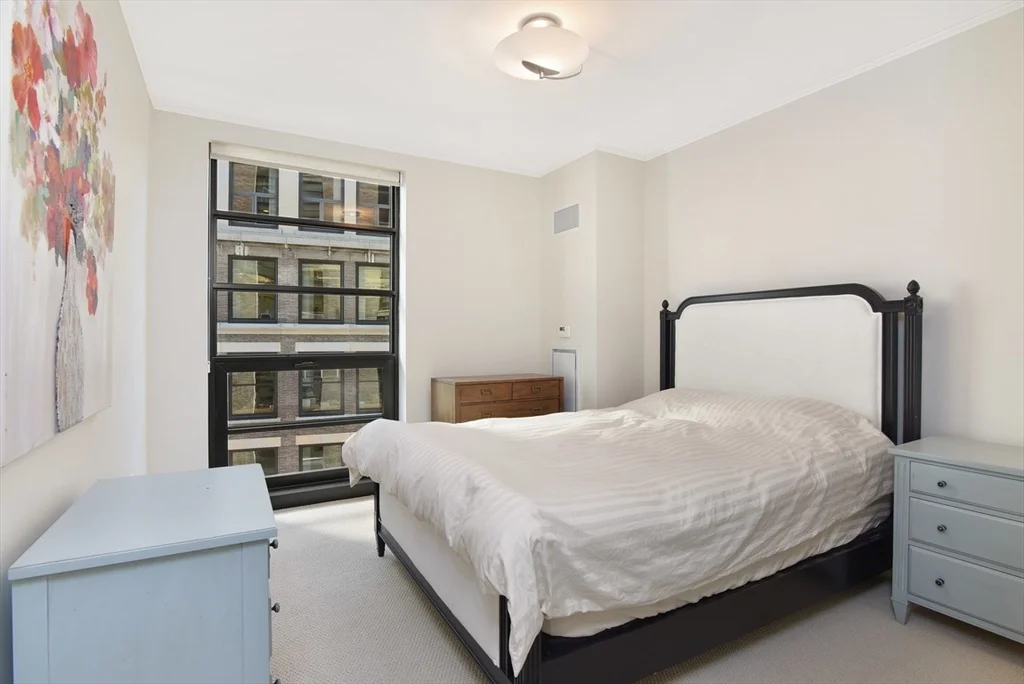 3 bed, 2 bath apartment for rent at 580 Washington Unit 902, Boston Downtown — photo 8 of 13