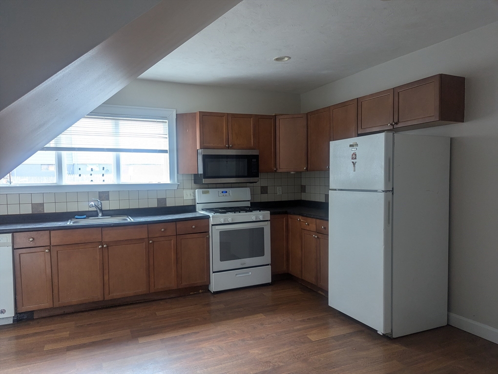 2 bed, 1 bath apartment for rent at 581 Proctor Ave Unit 2, Revere — photo 1 of 8