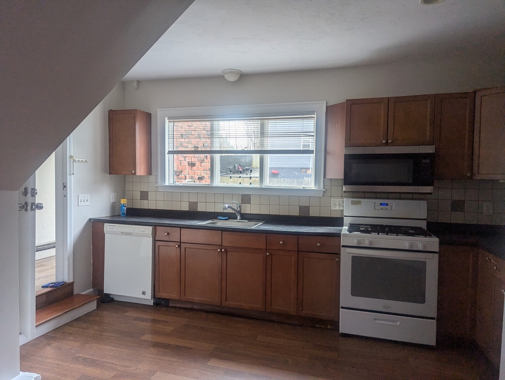 2 bed, 1 bath apartment for rent at 581 Proctor Ave Unit 2, Revere — photo 2 of 8