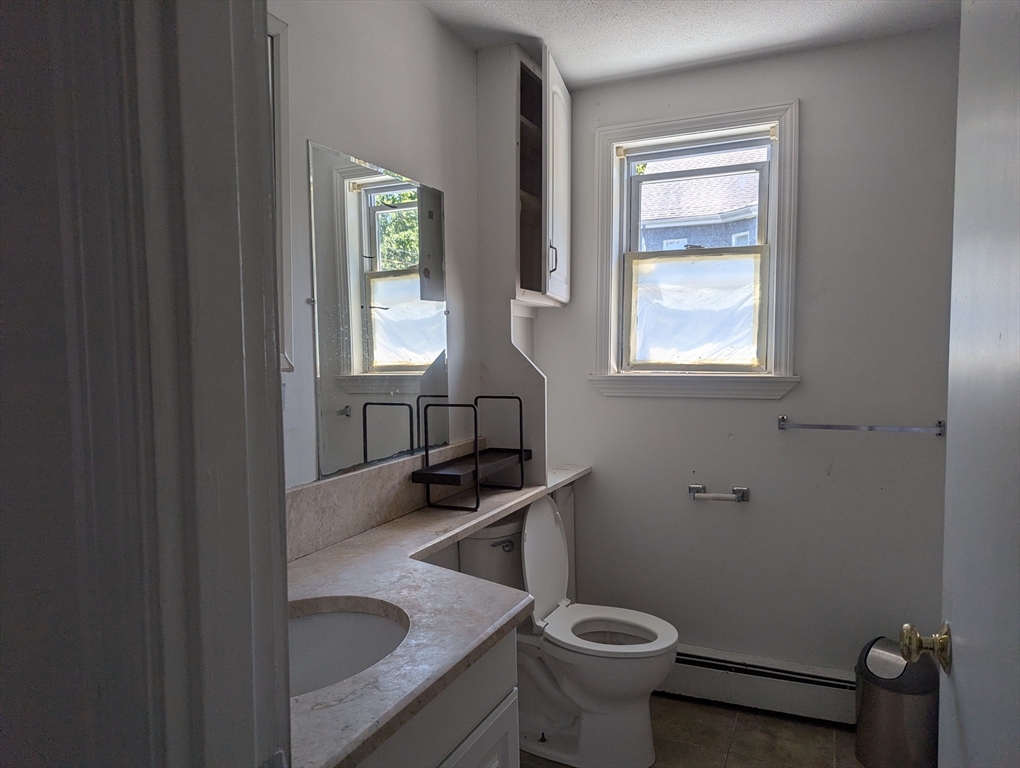 3 bed, 2 bath apartment for rent at 581 Proctor Ave Unit 3, Revere — photo 9 of 12
