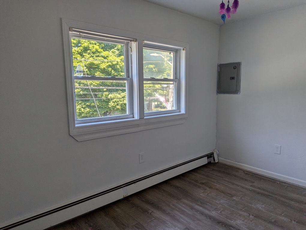 3 bed, 2 bath apartment for rent at 581 Proctor Ave Unit 3, Revere — photo 6 of 12