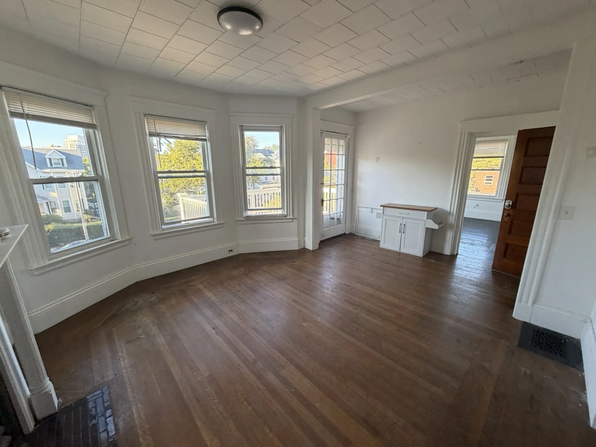 3 bed, 1 bath apartment for rent at 582 Cambridge St Unit 2, Allston