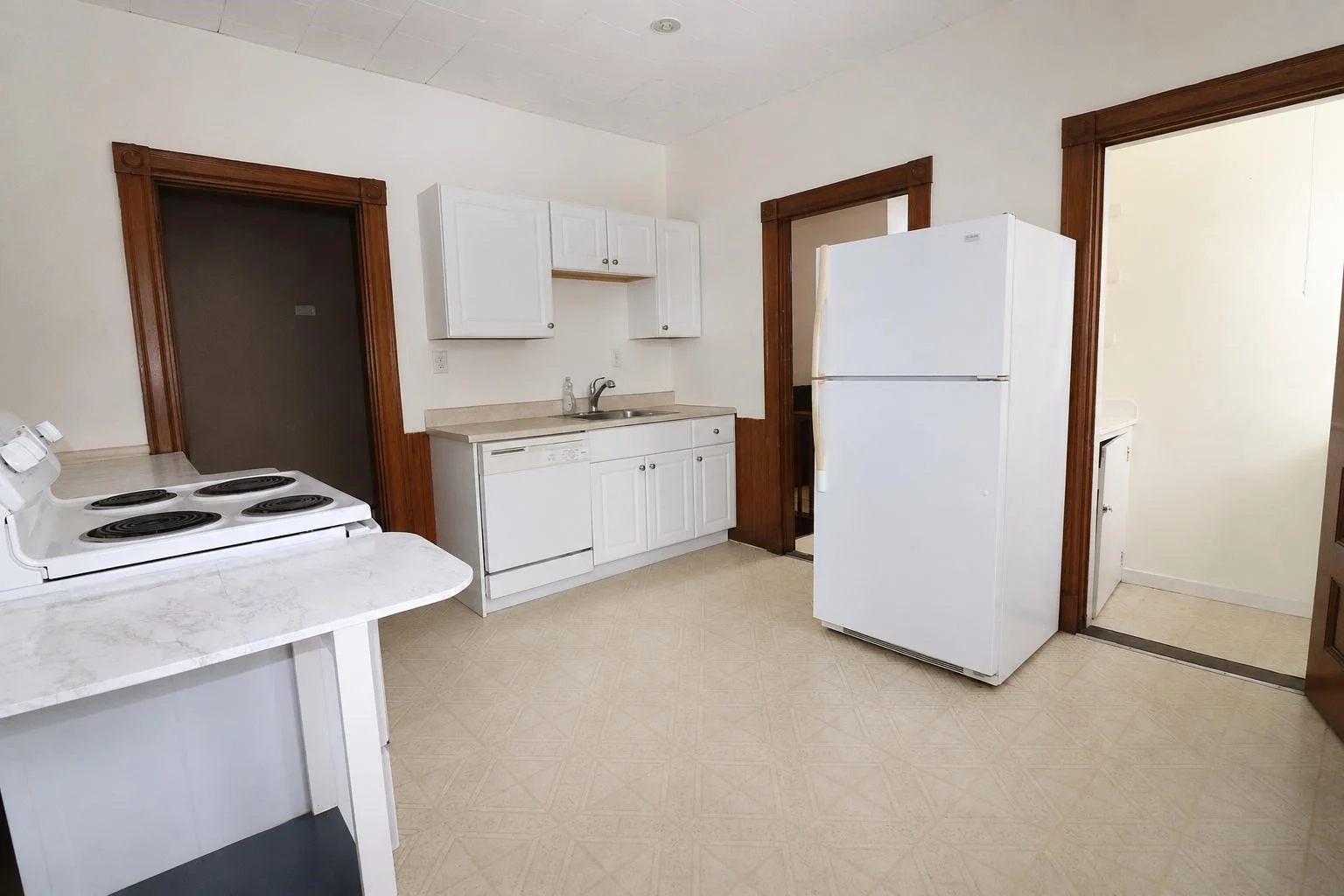 3 bed, 1 bath apartment for rent at 582 Cambridge St Unit 2, Allston — photo 5 of 36