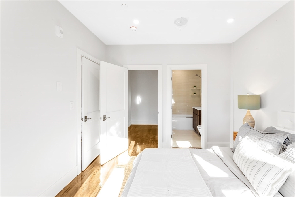 3 bed, 2 bath apartment for rent at 582 East Broadway Unit 2, Boston — photo 12 of 18