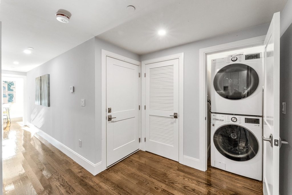 3 bed, 2 bath apartment for rent at 582 East Broadway Unit 2, Boston — photo 8 of 18