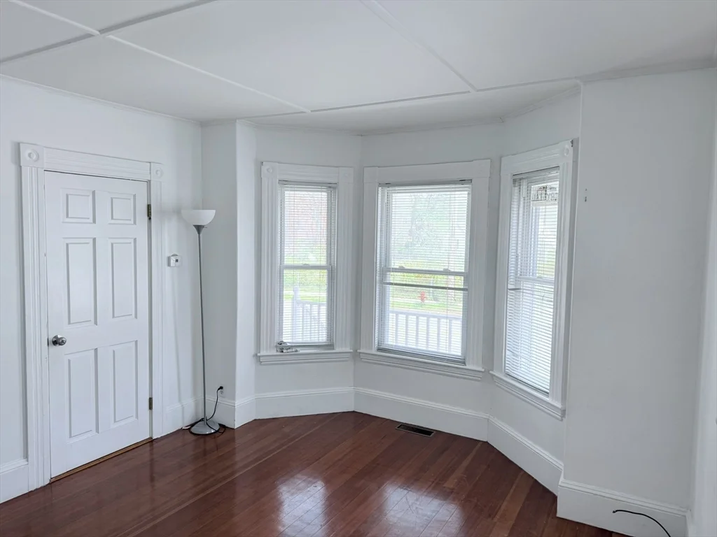 2 bed, 1 bath apartment for rent at 582 Eastern Ave Unit 1, Lynn — photo 4 of 10