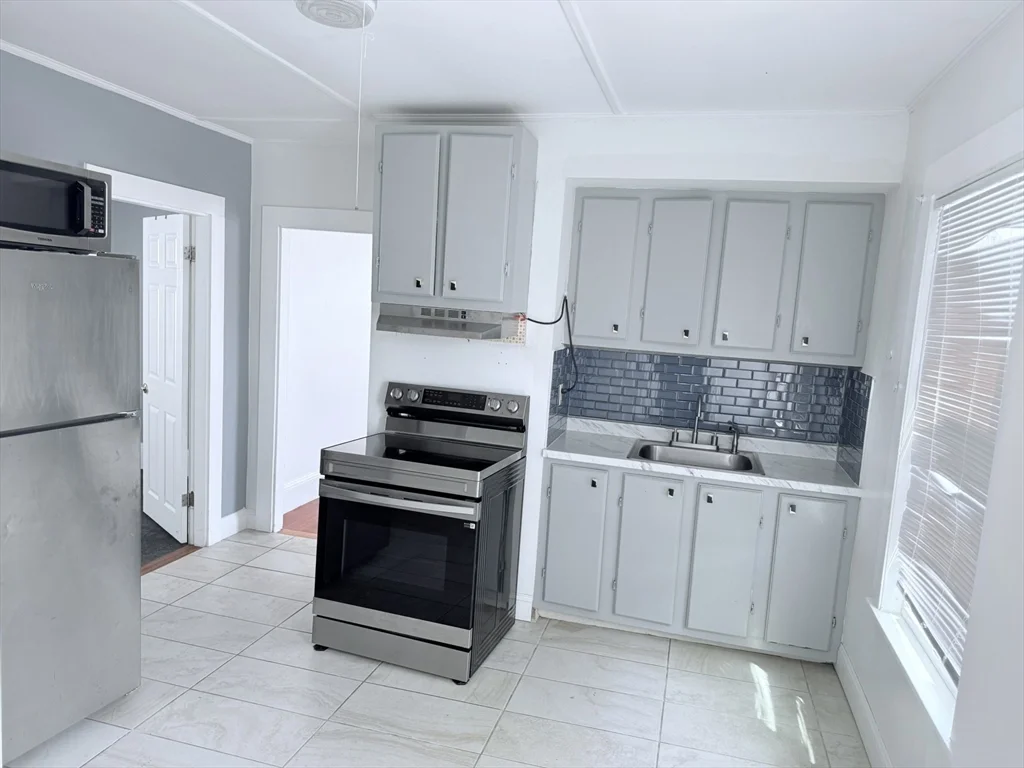 2 bed, 1 bath apartment for rent at 582 Eastern Ave Unit 1, Lynn — photo 1 of 10