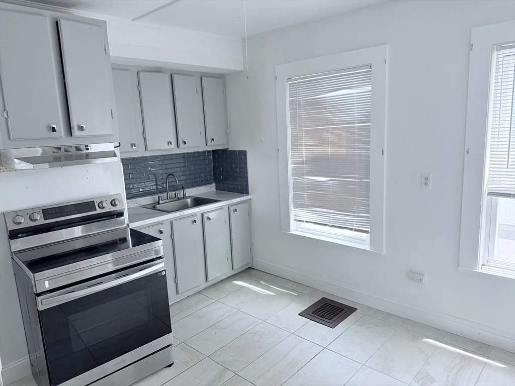 2 bed, 1 bath apartment for rent at 582 Eastern Ave Unit 1, Lynn — photo 2 of 10