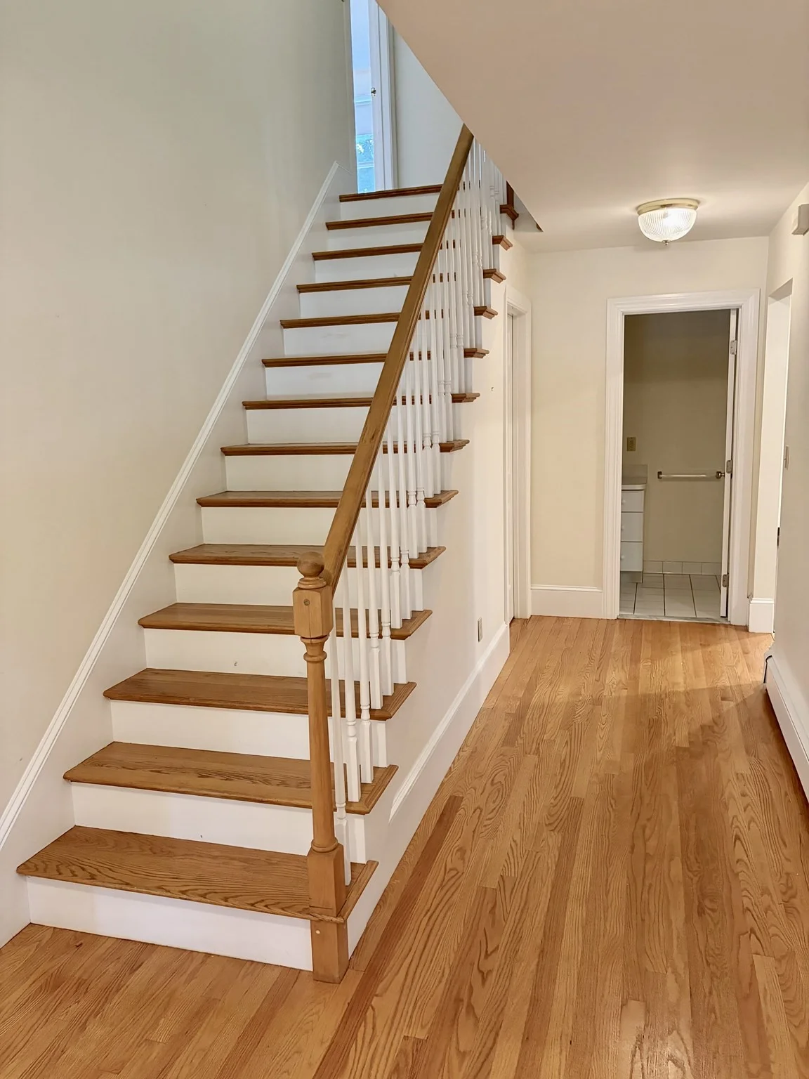 4 bed, 1 bath apartment for rent at 582 Massachusetts Ave Unit Front, Lexington — photo 4 of 13