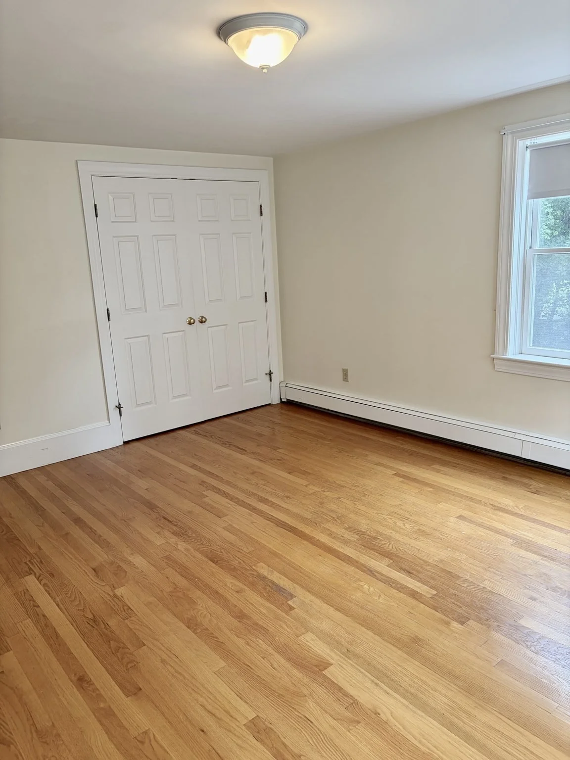 4 bed, 1 bath apartment for rent at 582 Massachusetts Ave Unit Front, Lexington — photo 8 of 13