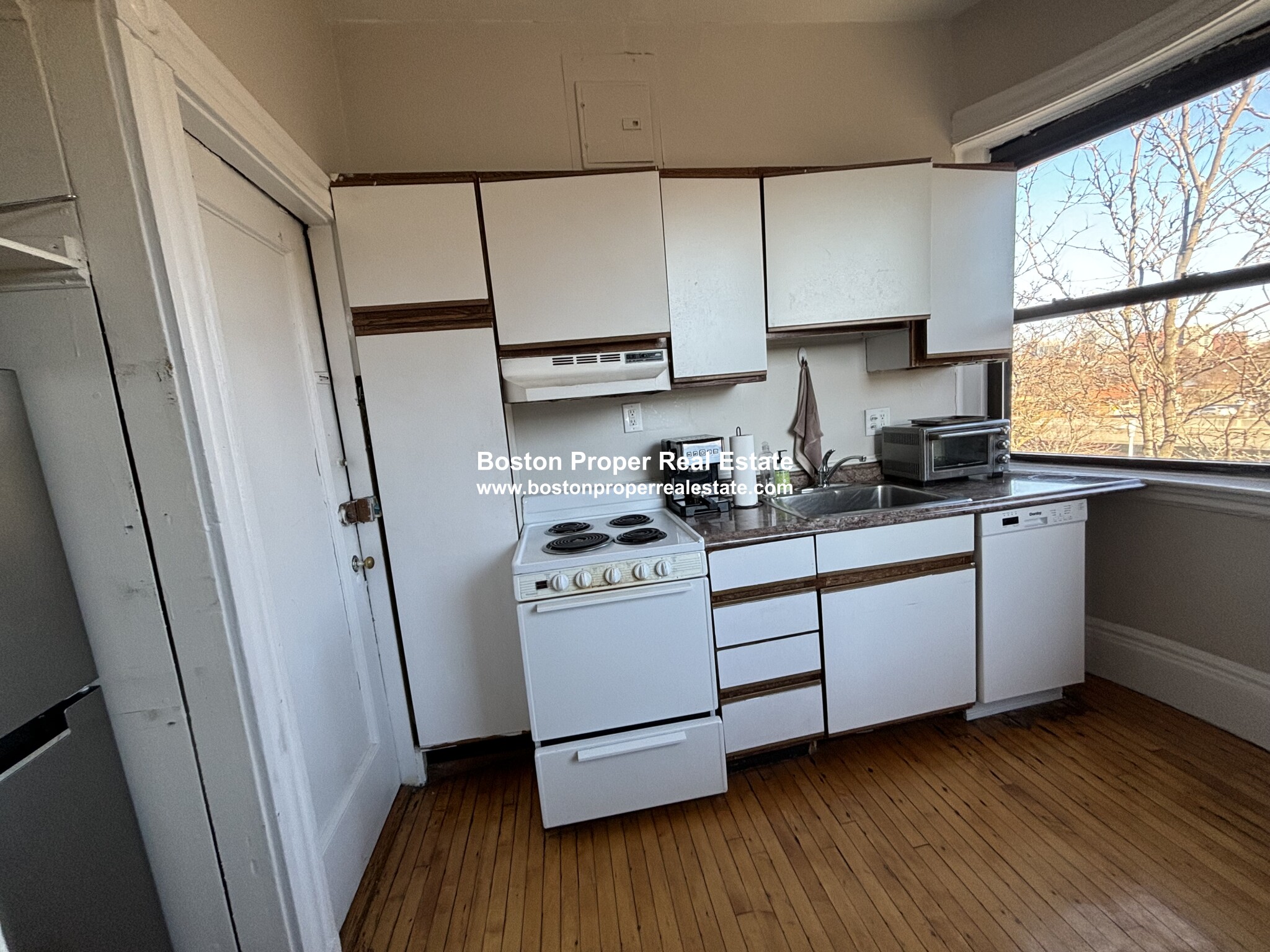 2 bed, 1 bath apartment for rent at 583 Beacon St Unit 8, Back Bay — photo 5 of 17
