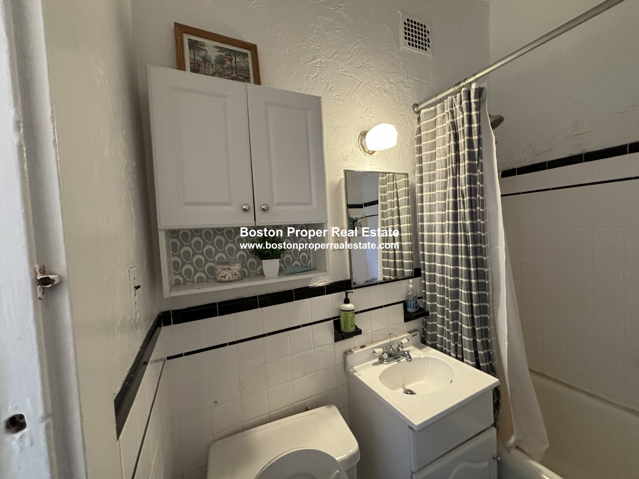 2 bed, 1 bath apartment for rent at 583 Beacon St Unit 8, Back Bay — photo 12 of 17