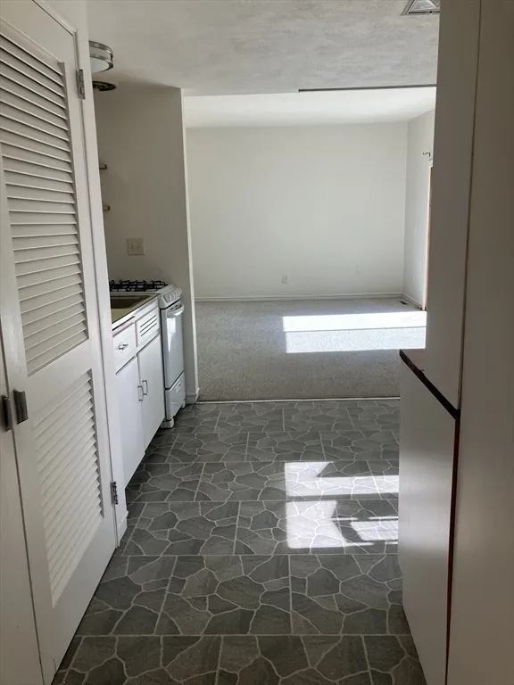 2 bed, 2 bath apartment for rent at 583 Gay St Unit A, Westwood — photo 7 of 14