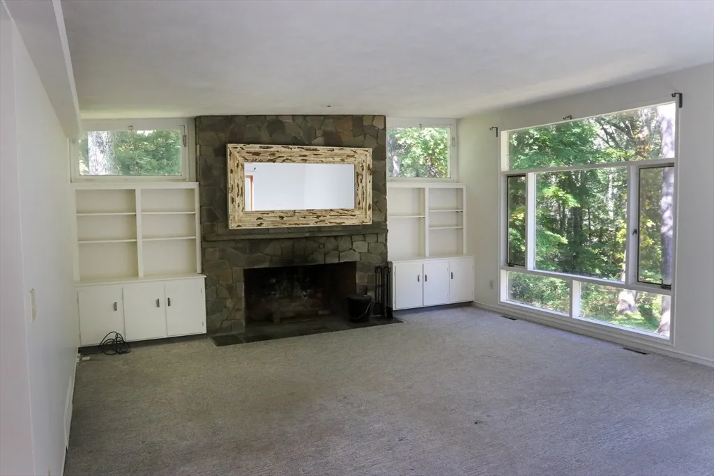 2 bed, 2 bath apartment for rent at 583 Gay St Unit A, Westwood — photo 2 of 14