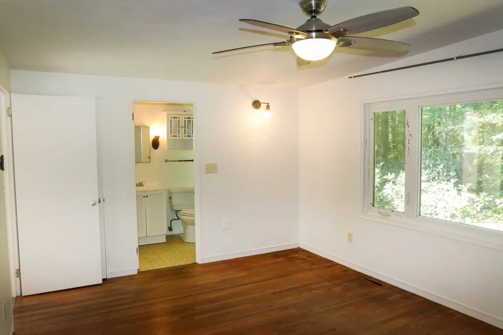 2 bed, 2 bath apartment for rent at 583 Gay St Unit A, Westwood — photo 12 of 14