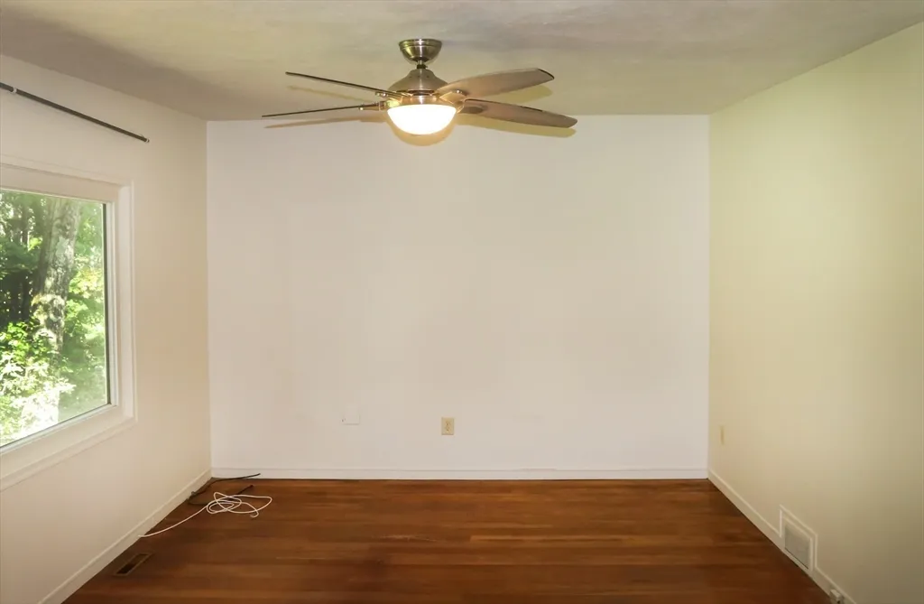 2 bed, 2 bath apartment for rent at 583 Gay St Unit A, Westwood — photo 11 of 14